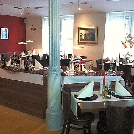Wiesentaeler Hof Garni Hotel 3*